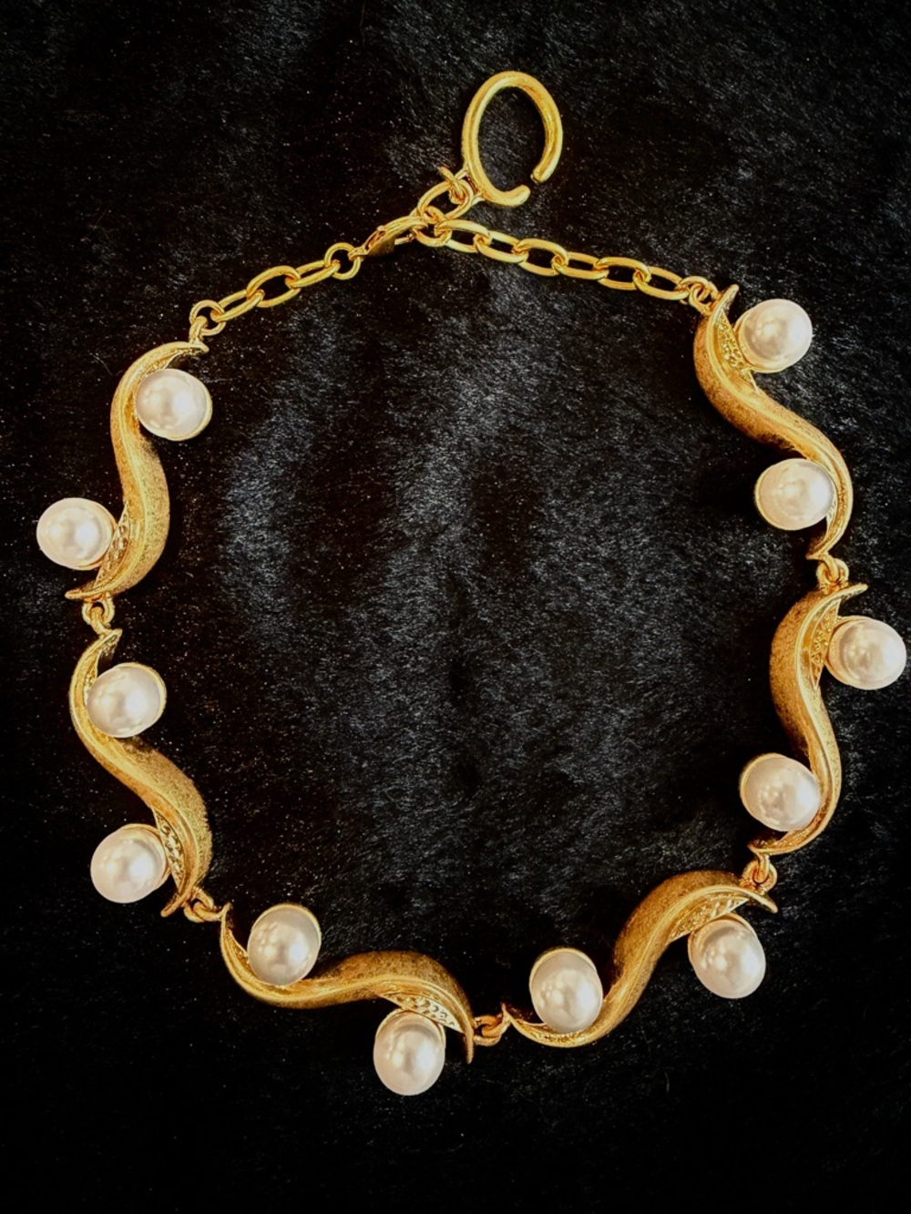 Oscar de la Renta Gold Pearl Wave Link Necklace